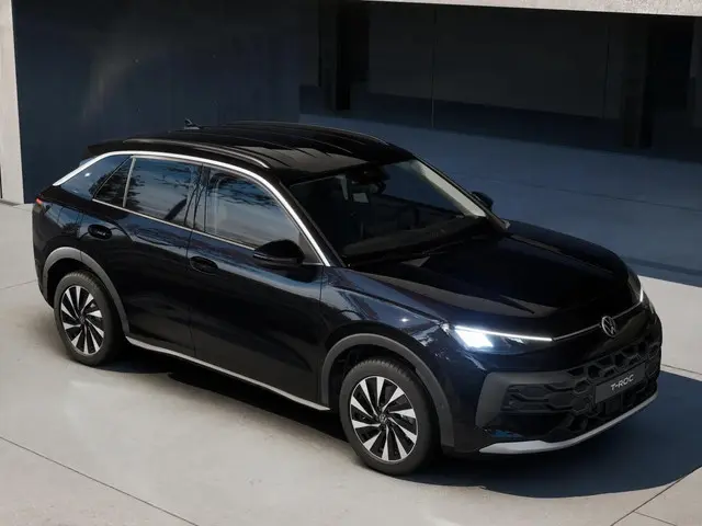 Volkswagen T-Roc Life First Edition 1.5 eTSI 85 kW / 116 PK SUV 7 v Achteruitrijcamera | CarPlay