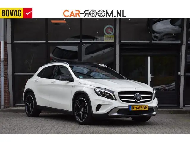 Mercedes-Benz GLA-klasse 250 4Matic Edition 1 Pano ACC Camera Trekhaak