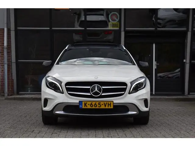 Mercedes-Benz GLA-klasse 250 4Matic Edition 1 Pano ACC Camera Trekhaak