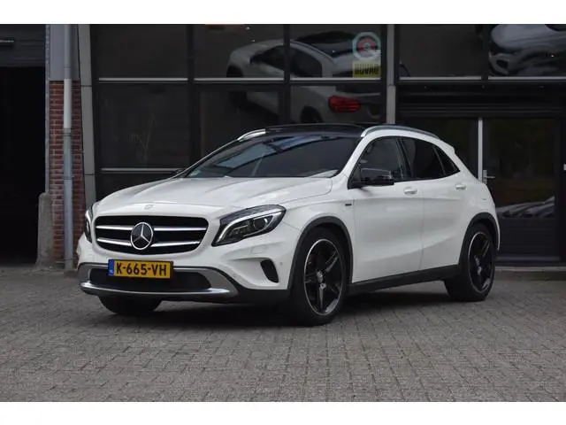 Mercedes-Benz GLA-klasse 250 4Matic Edition 1 Pano ACC Camera Trekhaak