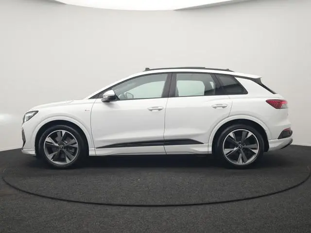 Audi Q4 e-tron 45 Quattro S edition 77 kWh 265pk Dealer O.H. | Panodak  | Camera | 20"L.M. | Sportst...