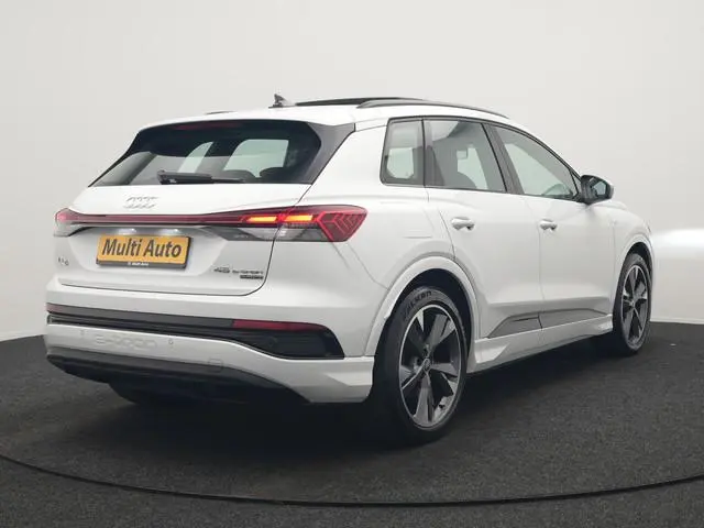 Audi Q4 e-tron 45 Quattro S edition 77 kWh 265pk Dealer O.H. | Panodak  | Camera | 20"L.M. | Sportst...