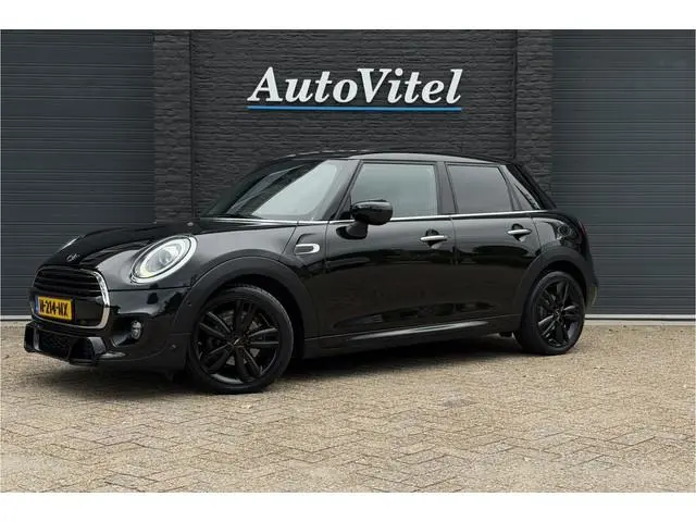 MINI 5-Deurs 1.5 Cooper Dalston JCW pakket | Panodak | Kuipstoelen | Sfeerverlichting | Stoelverwarm...