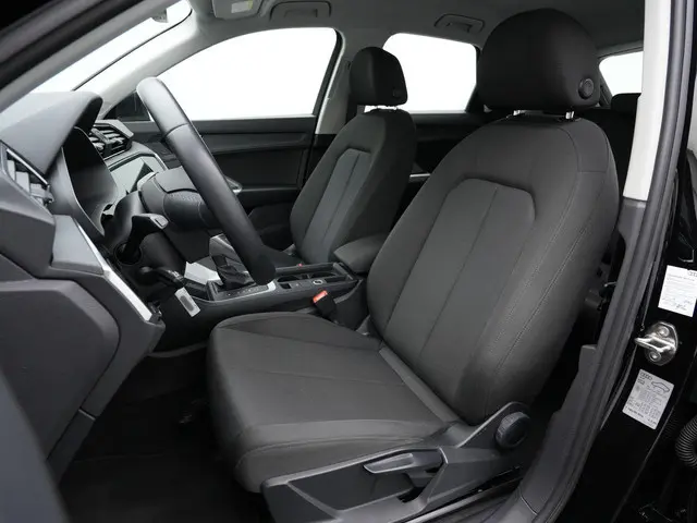 Audi Q3 35 TFSI 150 pk S-tronic Advanced Edition | Stoelverwarming | Adaptive Cruise | Side Assist |...