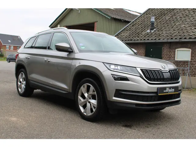 ŠKODA Kodiaq 1.4 TSI Style Business NAVI LED 360 TREKHAAK 150Pk 179000KM!!!