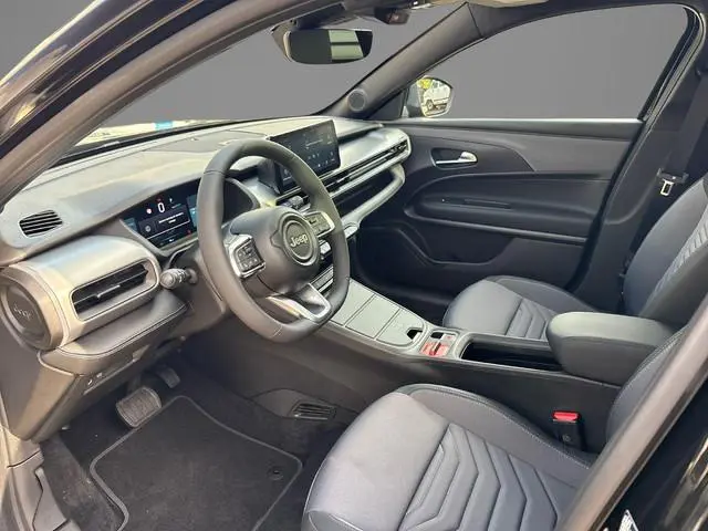 Jeep Avenger Summit 54 kWh MY'27 | Apple Carplay/ Android Auto | Stoelverwarming | Elektrisch Schuif...