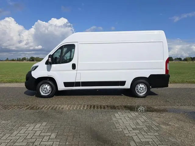 Peugeot Boxer 330 2.2 BlueHDi L2 H2 - 120 Pk - Euro 6 - Navi - ParkeerCamera - Airco - Cruise Contro...