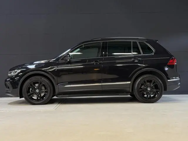 Volkswagen Tiguan 1.4 TSI eHybrid R-Line Business+ | Camera | Stoelverwarming | Dodehoeksensoren