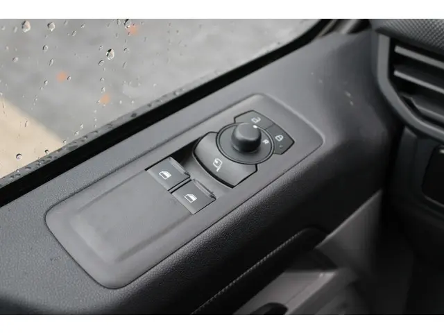 Ford E-Transit Custom