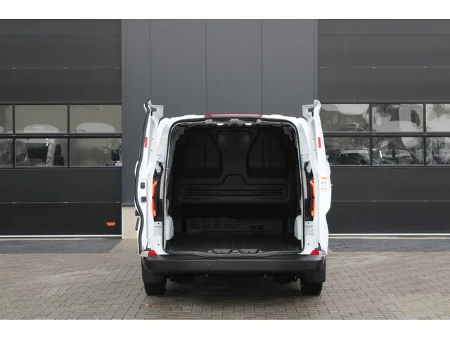 Ford E-Transit Custom