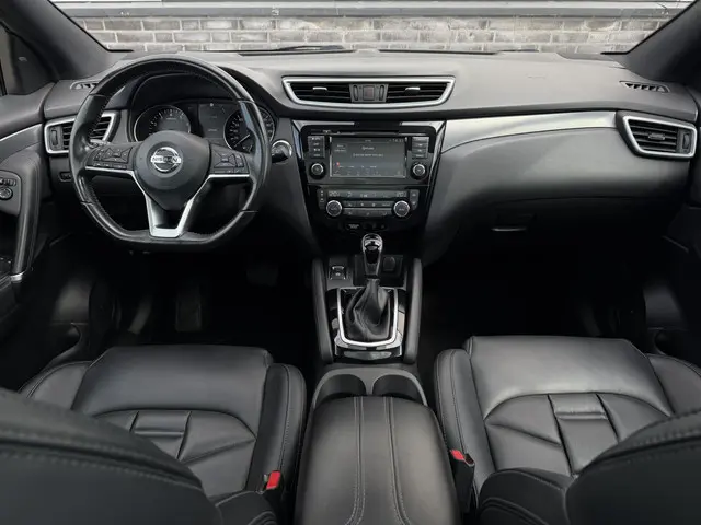 Nissan Qashqai 1.3 DIG-T Tekna + | Pano-Dak | Trekhaak | Carplay | Bose | Navi | Camera | Climate