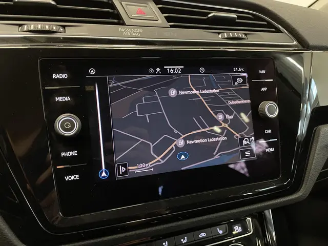 Volkswagen Touran 1.5 TSI DSG Highline | Navigatie | Parkeersensoren | Cruise Control | Blind Spot A...