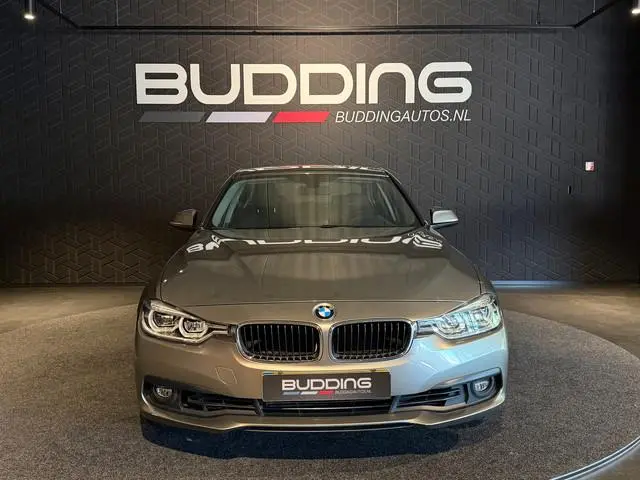 BMW 3-serie 318i Centennial Exe | Navi | PDC |