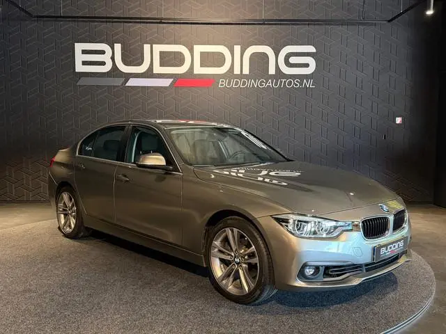 BMW 3-serie 318i Centennial Exe | Navi | PDC |