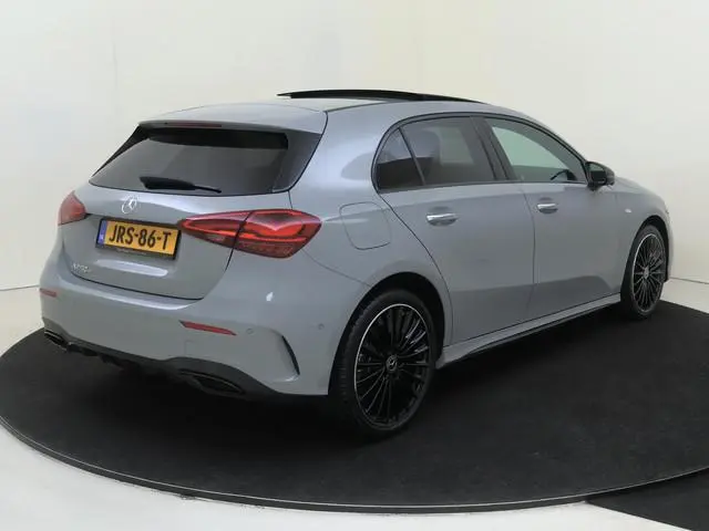 Mercedes-Benz A-klasse 250 e Star Edition AMG Line Alpine Grey /Panoramadak /19 Inch /Memory