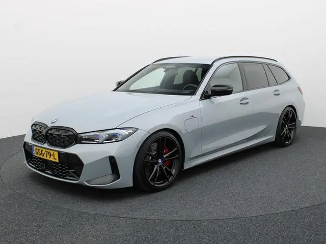 BMW 3-serie Touring 330e xDrive | M-sport | Trekhaak wegkl. | 19'' | Stoelgeheugen | Driving Assista...
