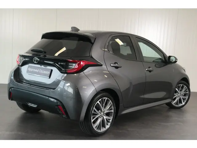 Toyota Yaris 1.5 Hybrid Executive 130 Limited, Head up Display, Panoramadak, Sensoren!