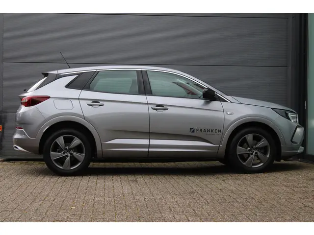 Opel Grandland 1.2T 130PK | Winterpack | Cruise control | Bluetooth | Parkeersensoren