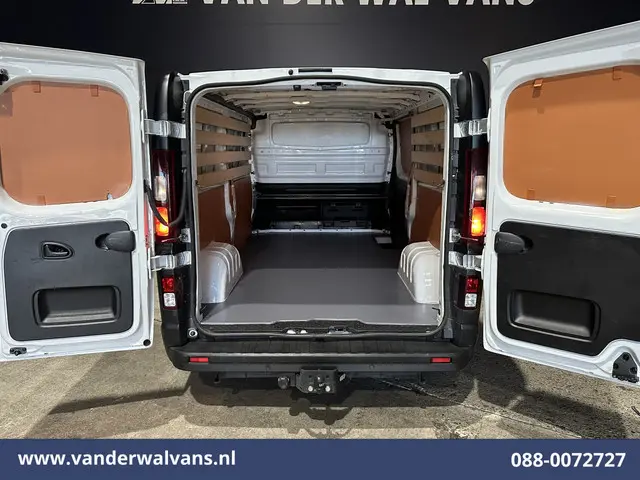 Nissan Primastar 2.0 dCi 131pk L2H1 Euro6 Airco | LED | Cruisecontrol | 2500kg Trekhaak | Parkeersen...