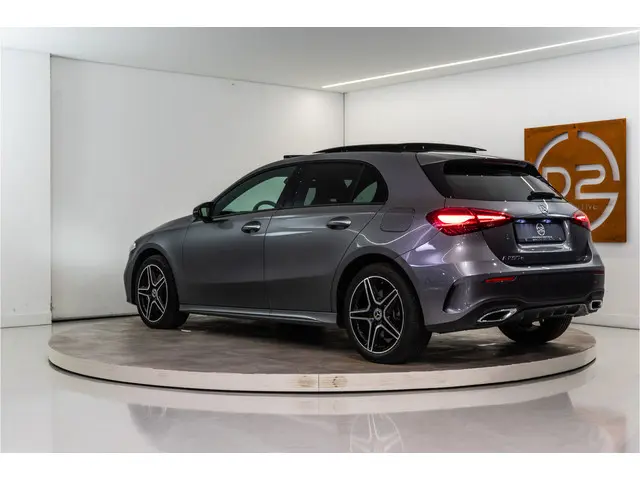 Mercedes-Benz A-klasse 250 e Premium AMG Facelift 218PK | Pano | Keyless | Sfeer | Night | Fabrieksg...