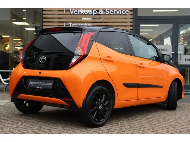 Toyota Aygo 1.0 VVT-i X-Cite Automaat, Parkeersensoren, Apple Carplay/Android Auto!