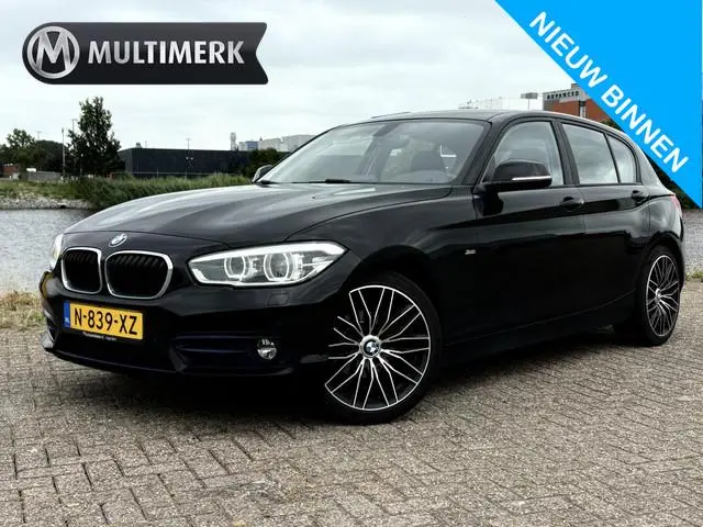 BMW 1-serie 118i High Executive Sport | AUT | STOELVERW. | TREKHAAK AFNEEMBAAR | LMV