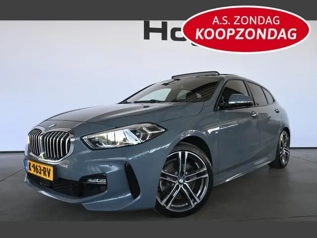 BMW 1-serie 120i Automaat High Executive M Sport Navigatie Panoramdak Carplay LED Inruil Mogelijk!