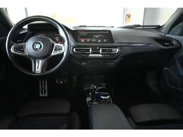 BMW 1-serie 120i Automaat High Executive M Sport Navigatie Panoramdak Carplay LED Inruil Mogelijk!