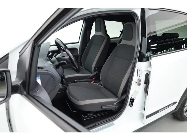 Volkswagen Up! 1.0 TSI 90PK BMT Cross Up! | Rijklaar! | Stoelverw. | Cruise | PDC | Climate | Blueto...
