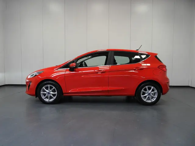 Ford Fiesta 1.0 EcoBoost Titanium NAVI-APP/CLIMA/CRUISE/LED/PDC!
