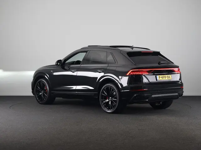 Audi Q8 55 TFSI e quattro Pro Line S 380pk | Panoramadak | Adaptieve cruise controle | Lederen bekle...