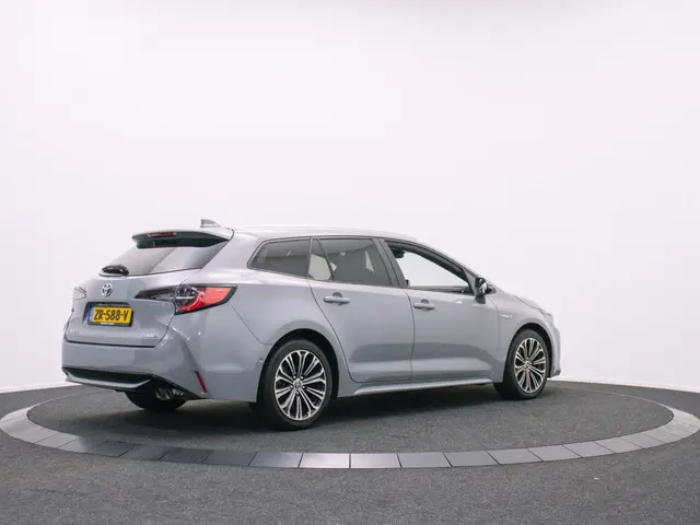Toyota Corolla Touring Sports 2.0 Hybrid First Edition | Navi | Adapt. CC | Carplay | Winterpa