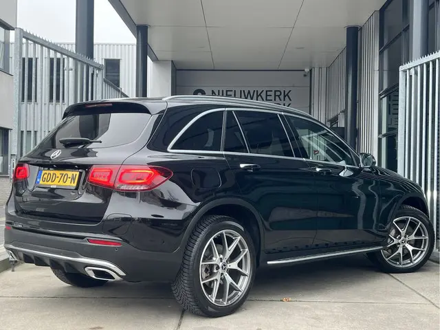 Mercedes-Benz GLC-klasse 300e 4MATIC Business Solution AMG | SCHUIF/KANTELDAK | 360 CAMERA | NAVI |...