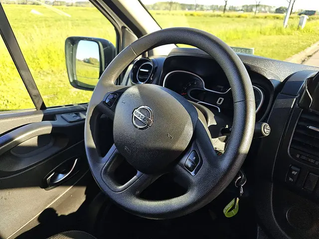 Nissan NV300