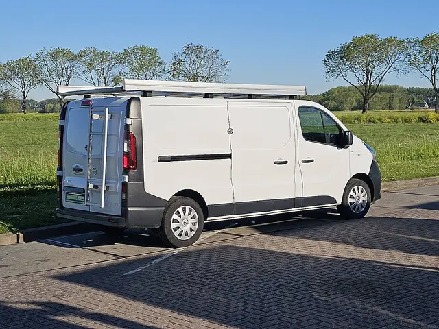 Nissan NV300