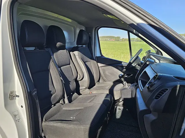 Nissan NV300