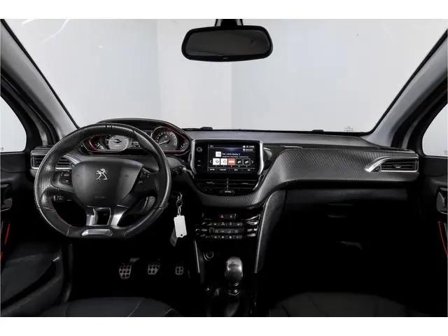 Peugeot 2008 1.2 PureTech 130 PK GT-line | Pano | Cruise | Stoelverw. | PDC | Camera | NAV + App. Co...