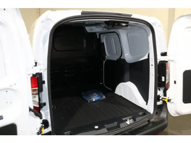 Ford E-Transit Courier