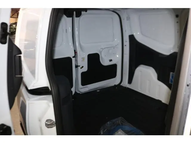 Ford E-Transit Courier