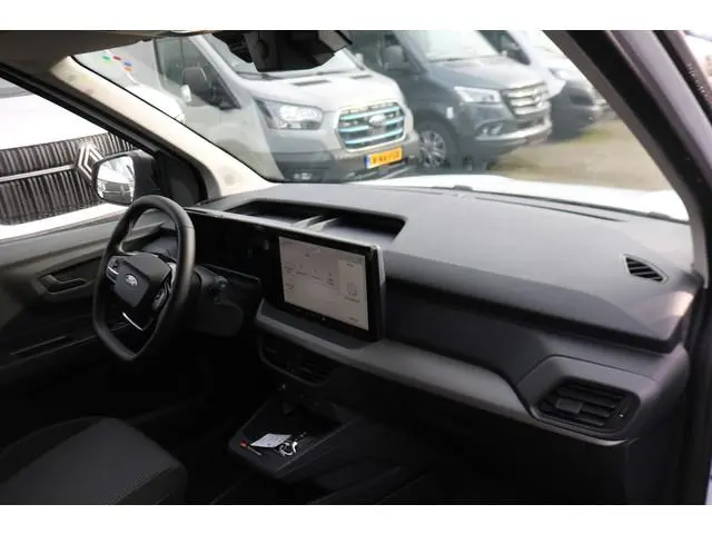 Ford E-Transit Courier
