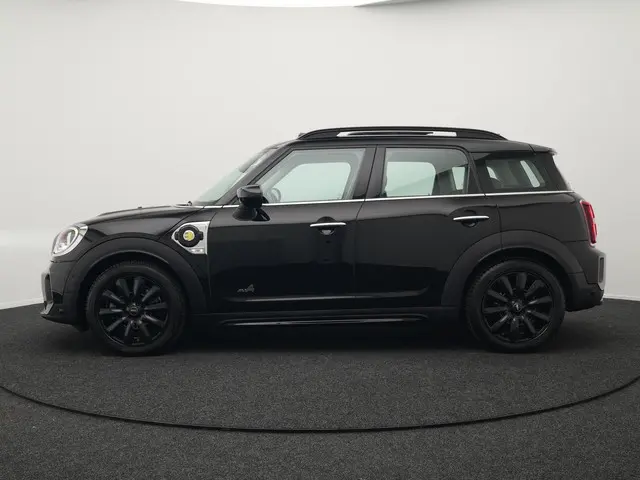 MINI Mini Countryman 2.0 Cooper S E ALL4 Chili Plug in Hybrid 222pk PHEV | Panodak | Adaptive Cruise...