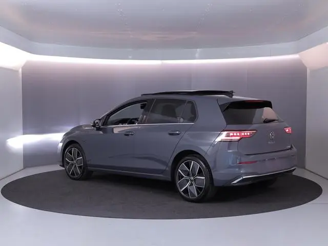 Volkswagen Golf 1.5 eHybrid Style Edition 204 pk Automaat (DSG) | Verlengde garantie | Navigatie | P...