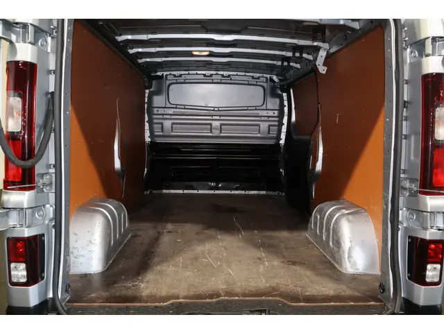 Renault Trafic 2.0 dCi 150pk L2 H1 Automaat