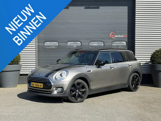 Mini Mini Clubman 1.5 Cooper Chili Serious Business | Panoramadak | Harmon Kardon | Camera | Trekhaa...