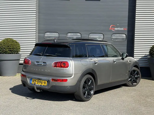 Mini Mini Clubman 1.5 Cooper Chili Serious Business | Panoramadak | Harmon Kardon | Camera | Trekhaa...