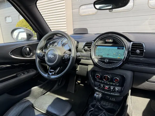 Mini Mini Clubman 1.5 Cooper Chili Serious Business | Panoramadak | Harmon Kardon | Camera | Trekhaa...