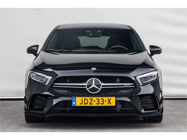 Mercedes-Benz A-klasse AMG 35 4MATIC Premium Plus, Pano, Performance Seats, Aerodynamica-pack, Nightpack, Vol
