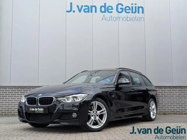 BMW 3-serie Touring 330i xDrive M Sport | Panorama | LED | HUD | HiFi | Keyless