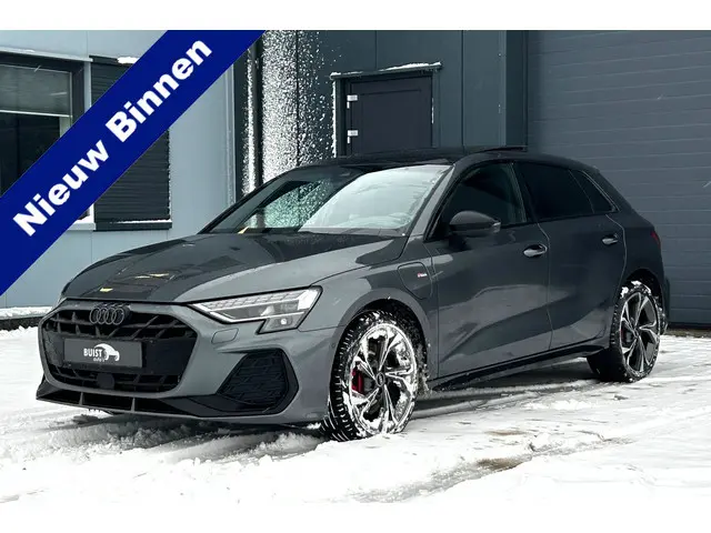 Audi A3 Sportback 45 TFSIe 272pk S-Line Competition PANO 18” LEER ACC KEYLESS