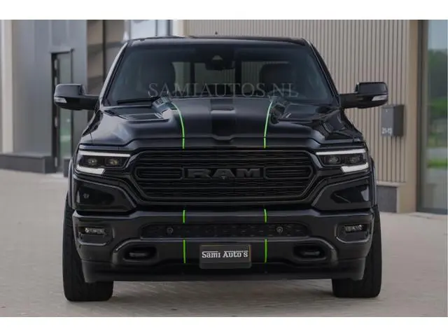 Dodge RAM LIMITED 5.7 V8 HEMI | TOP STAAT | €59950,- excl | BOM VOL | HUD | LUCHTVERING | STRIPING |...